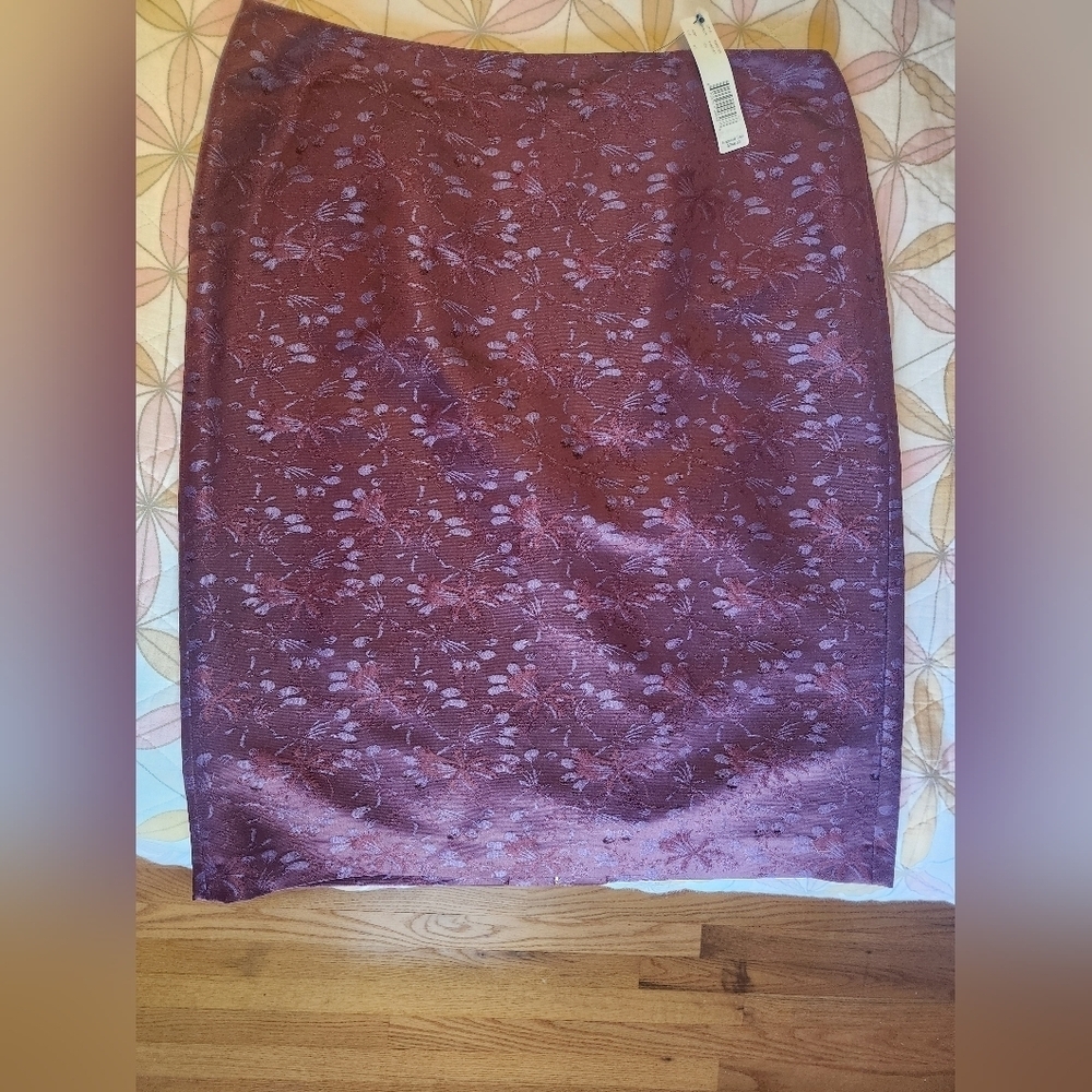 Linda Allred Ellen Tracy Floral Pencil Skirt in Currant Size 16